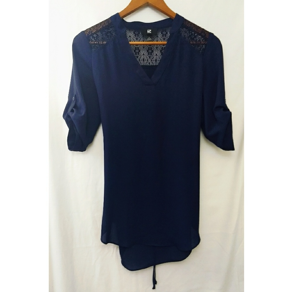 Iz navy blouse